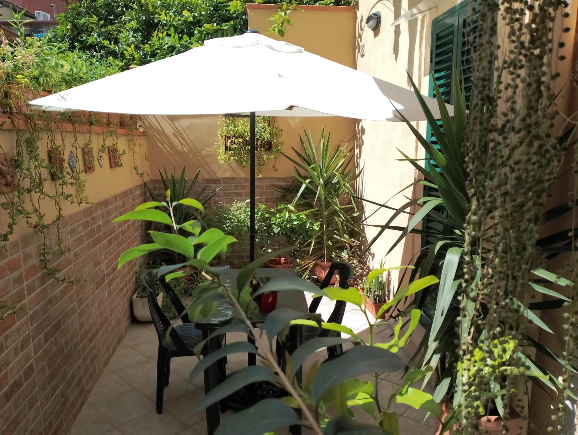 Il Piccolo Eden - Private Garden Daire Livorno Dış mekan fotoğraf